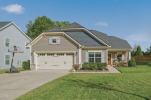 827 Tupelo Glen Court, Fuquay-Varina, NC